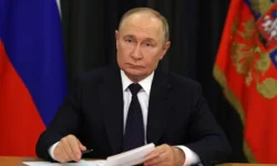 Владимир Путин угрожает Западу, ставя под риск Эммануэля Макрона и союзников Киева vladimir putin ugrozhaet zapadu stavya pod risk emmanuelya makrona i soyuznikov kieva-ul-rks-ru-0