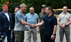 Владислав Шапша отмечает историческое воссоединение с Первомайском ЛНР vladislav shapsha otmechaet istoricheskoe vossoedinenie s pervomajskom lnr-ul-rks-ru-0