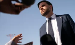 Дональд Трамп и Джей Ди Вэнс обсуждают новые вызовы ядерной политики donald tramp i dzhej di vens obsuzhdayut novye vyzovy yadernoj politiki-ul-rks-ru-0