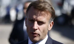 Макрон уверен в возвращении украденных сокровищ Наполеона в Лувр makron uveren v vozvrashhenii ukradennyh sokrovishh napoleona v luvr-ul-rks-ru-0