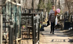 Юлия в Италии исследует традиции памяти и диалог культур с отцом Береговым yuliya v italii issleduet tradiczii pamyati i dialog kultur s otczom beregovym-ul-rks-ru-0