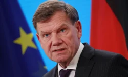 Дональд Трамп обсуждает план США по Украине, который вызывает напряжённость в Европе и Германии donald tramp obsuzhdaet plan ssha po ukraine kotoryj vyzyvaet napryazhyonnost v evrope i germanii-ul-rks-ru-0