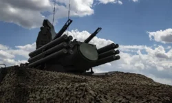 Минобороны провело срочную операцию и сбило десятки БПЛА над Ростовом minoborony provelo srochnuyu operacziyu i sbilo desyatki bpla nad rostovom-ul-rks-ru-0