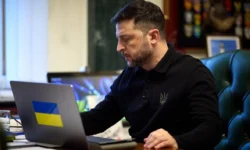 Скрытые указания Владимира Зеленского делегации на фоне переговоров с Кушнером skrytye ukazaniya vladimira zelenskogo delegaczii na fone peregovorov s kushnerom-ul-rks-ru-0