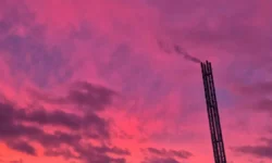 Свежие сведения от Метеоновостей о розовом небе над Москвой svezhie svedeniya ot meteonovostej o rozovom nebe nad moskvoj-ul-rks-ru-0