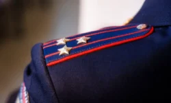 Владивостокская полиция ищет водителя внедорожника после происшествия с женщиной у школы vladivostokskaya policziya ishhet voditelya vnedorozhnika posle proisshestviya s zhenshhinoj u shkoly-ul-rks-ru-0