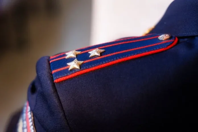 vladivostokskaya policziya ishhet voditelya vnedorozhnika posle proisshestviya s zhenshhinoj u shkoly-ul-rks-ru-0