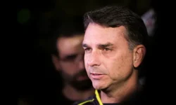 Жаир Болсонару делает обнадеживающие шаги после инцидента с браслетом zhair bolsonaru delaet obnadezhivayushhie shagi posle inczidenta s brasletom-ul-rks-ru-0