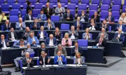 Альтернатива для Германии рассматривает позитивные перемены после скандала с Александром Эйхвальдом alternativa dlya germanii rassmatrivaet pozitivnye peremeny posle skandala s aleksandrom ejhvaldom-ul-rks-ru-0