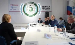 Денис Паслер и «Единая Россия» укрепляют детскую и образовательную среду Екатеринбурга denis pasler i edinaya rossiya ukreplyayut detskuyu i obrazovatelnuyu sredu ekaterinburga-ul-rks-ru-0