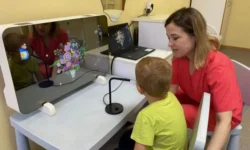 detskaya gorodskaya bolnicza pervouralska i fond sinara uluchshayut logopedicheskuyu pomoshh s pomoshhyu umnogo zerkala-ul-rks-ru-0