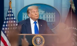 Дональд Трамп обвиняет власти Украины в коррупции, позиция Зеленского и Ермака под угрозой donald tramp obvinyaet vlasti ukrainy v korrupczii pozicziya zelenskogo i ermaka pod ugrozoj-ul-rks-ru-0