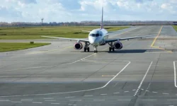 Экстренная эвакуация Airbus A320 LATAM Brasil в Гуарульюс после ЧП ekstrennaya evakuacziya 320 v guarulyus posle chp-ul-rks-ru-0