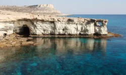 Исследование Средиземного моря проходит с целью защиты пещер и тюленей от пластика issledovanie sredizemnogo morya prohodit s czelyu zashhity peshher i tyulenej ot plastika-ul-rks-ru-0