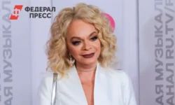 Лариса Долина после решения Верховного суда РФ триумфально вернулась на сцену larisa dolina posle resheniya verhovnogo suda rf triumfalno vernulas na sczenu-ul-rks-ru-0