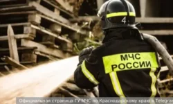 МЧС России оперативно ликвидировало пожар нефтепродуктов в порту Темрюка после атаки БПЛА mchs rossii operativno likvidirovalo pozhar nefteproduktov v portu temryuka posle ataki bpla-ul-rks-ru-0