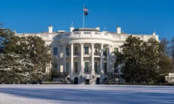 Музыка Чайковского в Белом доме приносит рождественскую сказку и зиму в Москву muzyka chajkovskogo v belom dome prinosit rozhdestvenskuyu skazku i zimu v moskvu-ul-rks-ru-0