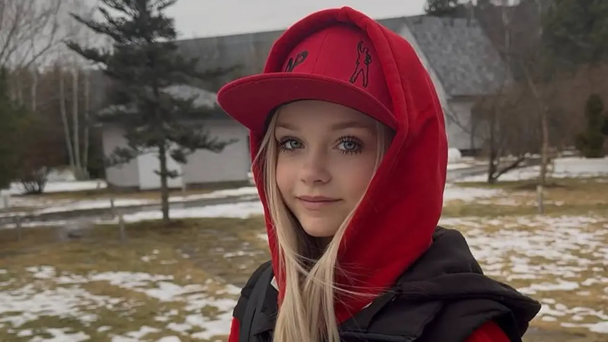 Родителей Костылевой выселили с территории академии Плющенко