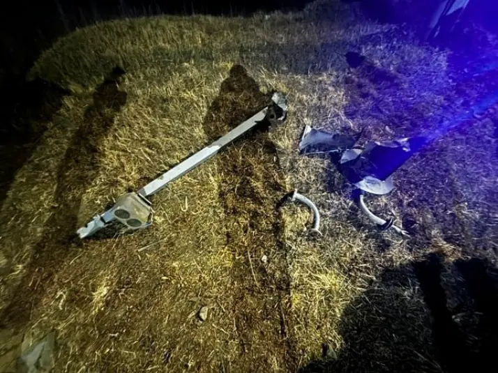 Водитель в Приморье сбил пять столбов, разбираясь с упавшим телефоном Пресс-служба транспортной полиции Дальнего Востока