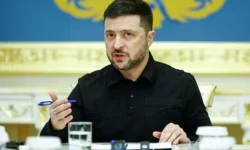 tramp i kortes formiruyut novuyu realnost dlya vladimira zelenskogo s ssha-ul-rks-ru-0