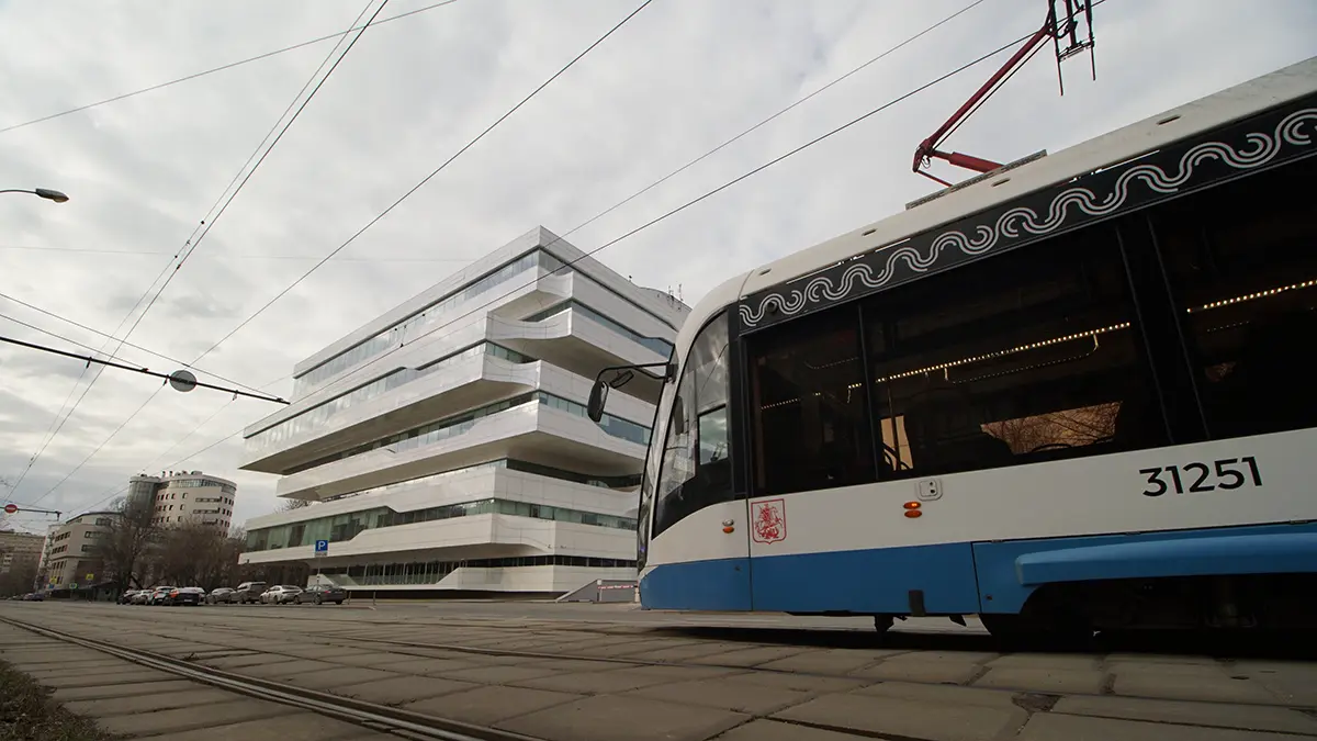 Трамвай сбил пенсионерку около Коптевского рынка в Москве