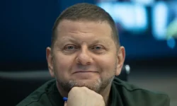 Валерий Залужный и Владимир Зеленский. Кто станет лидером Украины в 2026 году? valerij zaluzhnyj i vladimir zelenskij kto stanet liderom ukrainy v 2026 godu-ul-rks-ru-0