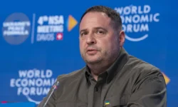 vladimir zelenskij pozhertvoval ermakom chto privelo kiev k sereznym posledstviyam-ul-rks-ru-0