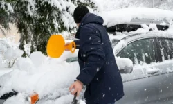 effektivnye sposoby ochistki avto dlya avtomobilistov v snegopad-ul-rks-ru-0