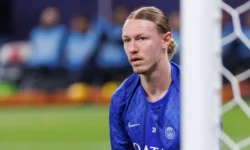 matvej safonov v pszh doveritsya li emu luis enrike v vorotah-ul-rks-ru-0