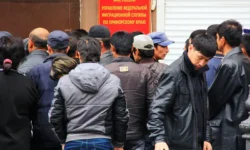 Приморские полицейские помогают гражданам Узбекистана во Владивостоке primorskie policzejskie pomogayut grazhdanam uzbekistana vo vladivostoke-ul-rks-ru-0