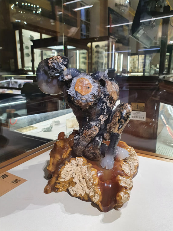 Произведение камнерезного искусства из коллекции семьи Шмотьевых