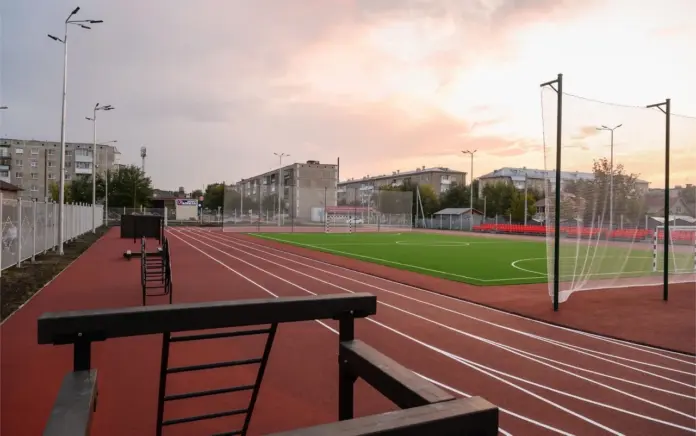 Денис Паслер инвестирует 352 млн в школьный спорт Свердловской области-0