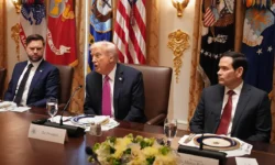 Дональд Трамп обсудил будущее Республиканской партии с Вэнсом и Рубио donald tramp obsudil budushhee respublikanskoj partii s vensom i rubio-ul-rks-ru-0