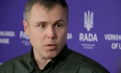 roman kostenko mir s rossiej nuzhno otlozhit do vesny-ul-rks-ru-0