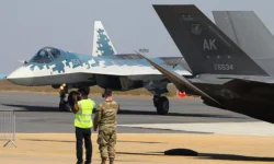 Су-57 – шаг вперёд для Индии, ведь Су-35 уступил в тендере su57 shag vperyod dlya indii ved su35 ustupil v tendere-ul-rks-ru-0