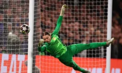 Матвей Сафонов блестяще сыграл за ПСЖ против Челси в ЛЧ УЕФА matvej safonov blestyashhe sygral za pszh protiv chelsi v lch uefa-ul-rks-ru-0