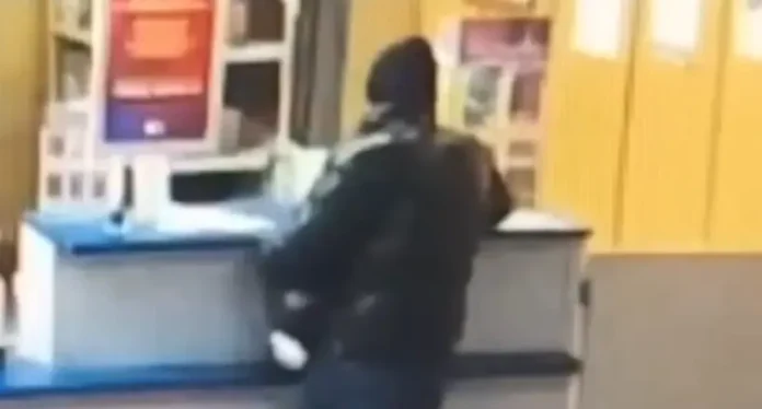 moskovskaya policziya zaderzhala podozrevaemuyu v razboe v pvz-ul-rks-ru-0