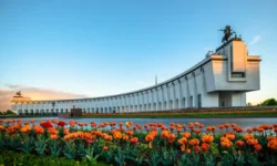 Музей Победы приглашает на показ коллекции "Русские в моде" к 8 марта muzej pobedy priglashaet na pokaz kollekczii russkie v mode k 8 marta-ul-rks-ru-0