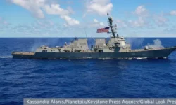 esminecz  blokiroval iranskoe sudno  v aravijskom more-ul-rks-ru-0