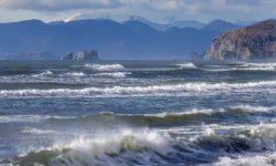 Шторм на Камчатке волны до 9 метров МЧС предупреждает shtorm na kamchatke volny do 9 metrov mchs preduprezhdaet-ul-rks-ru-0