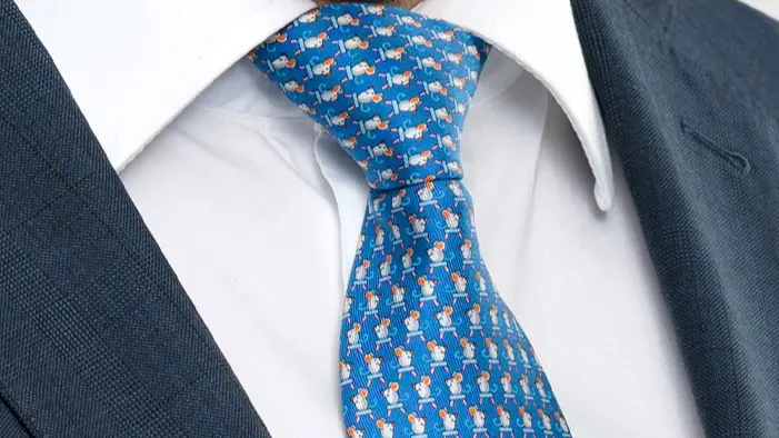 Стилист Баженова раскрыла смысл галстука с крысами у топ-менеджера ЦБ