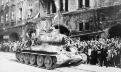 tank t34 v kemerove poyavitsya na parade 9 maya  zayavil d anisimov-ul-rks-ru-0