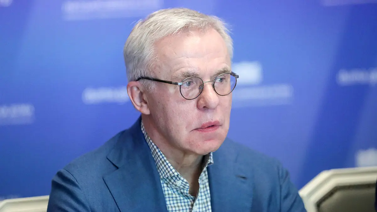 «Предательство»: Фетисов раскритиковал показ матчей ЧМ по хоккею в России