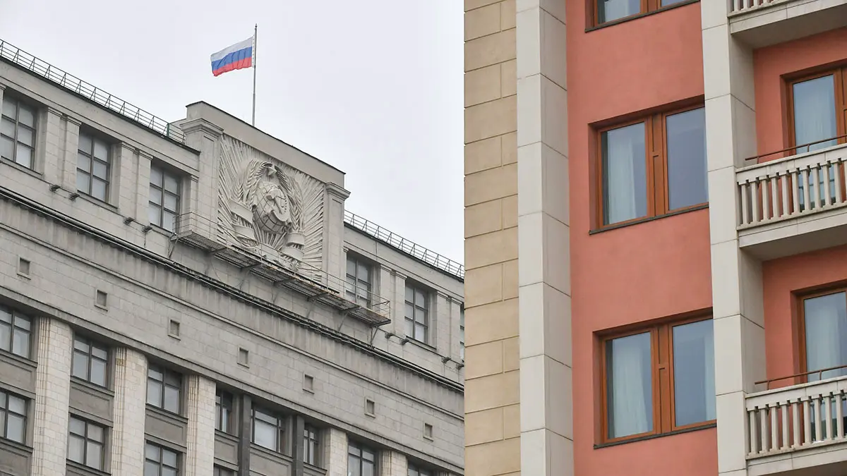 Госдума приняла закон о праве привлекать армию для защиты арестованных россиян