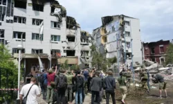 mid rossii pokazal zhurnalistam posledstviya ataki na starobelsk-ul-rks-ru-0