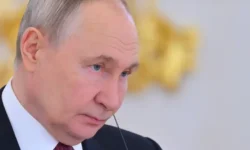 Путин с лидерами СНГ возложили цветы к Могиле Неизвестного Солдата putin s liderami sng vozlozhili czvety k mogile neizvestnogo soldata-ul-rks-ru-0