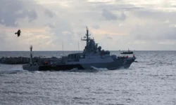 Санкт-Петербург запускает Бессмертный флот в День Победы sanktpeterburg zapuskaet bessmertnyj flot v den pobedy-ul-rks-ru-0
