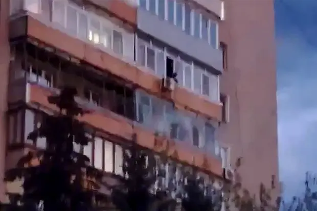 Участник СВО погиб в Камышине, упав с высоты-0