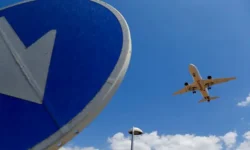 Airbus A320 Eurowings сел безопасно на Родосе после турбулентности 320 sel bezopasno na rodose posle turbulentnosti-ul-rks-ru-0