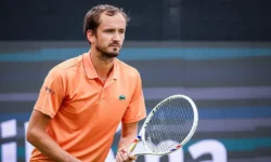 Даниил Медведев победил Тейсома Богарда на ATP в Хертогенбосхе daniil medvedev pobedil tejsoma bogarda na v hertogenboshe-ul-rks-ru-0